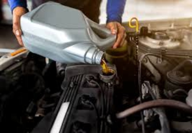 Car Heat-Optimized Engine Oil in Dubai