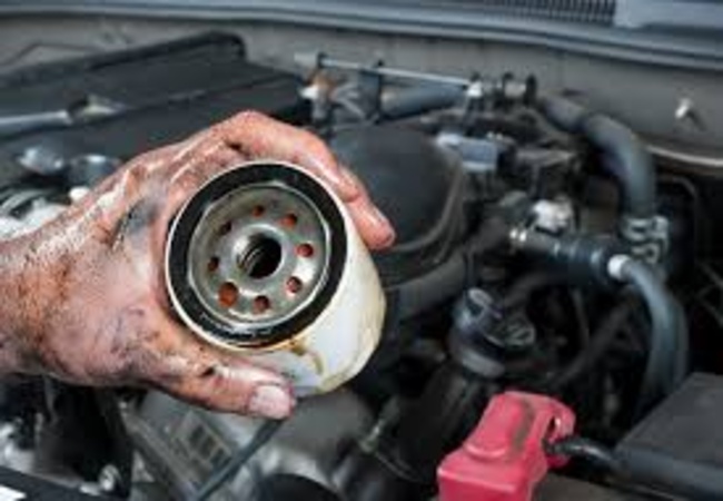 Oil Filter Replacement​ in Dubai